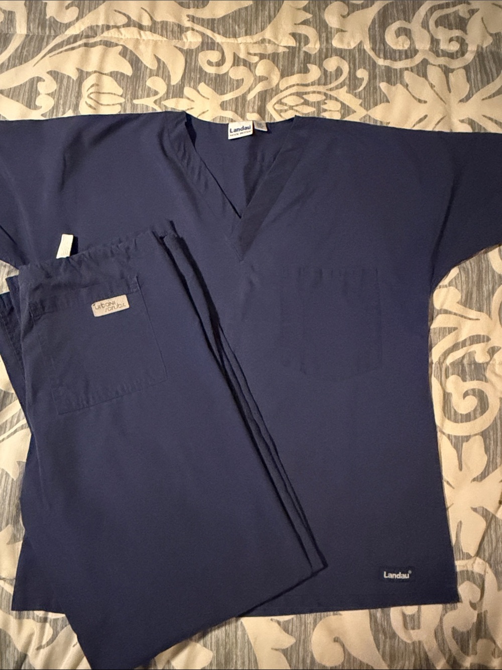 Landau/Urbane Unisex Navy V-Neck Scrub Top and Pants Set- Small top, XS pant